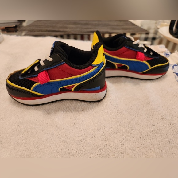 Puma Smiley World Trainers - Picture 2 of 7